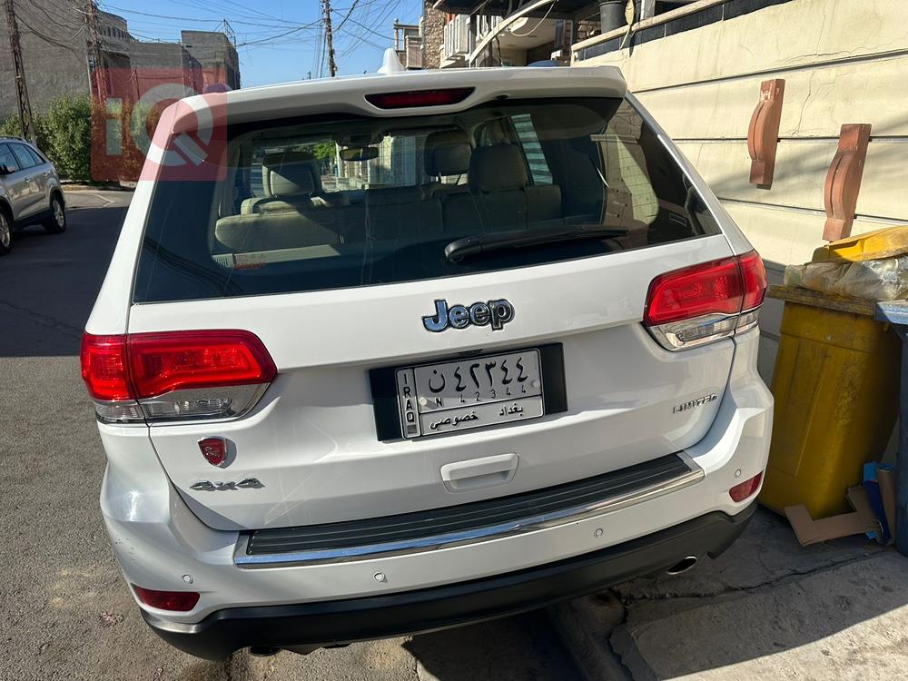 جیپ گراند شیرۆکی